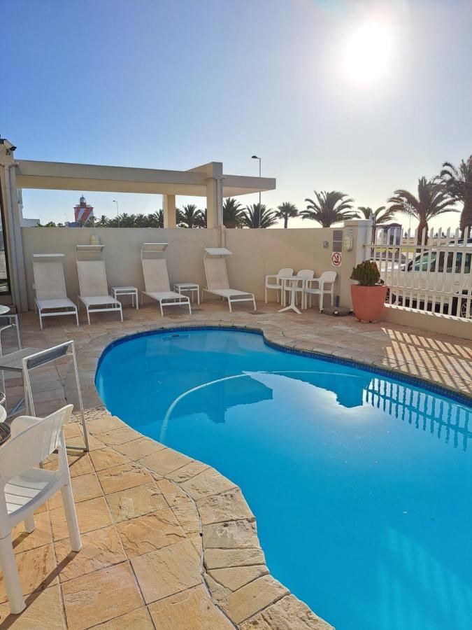 3 Bedroom Sea Facing Family Apartment Cape Town Moullie Point Extérieur photo