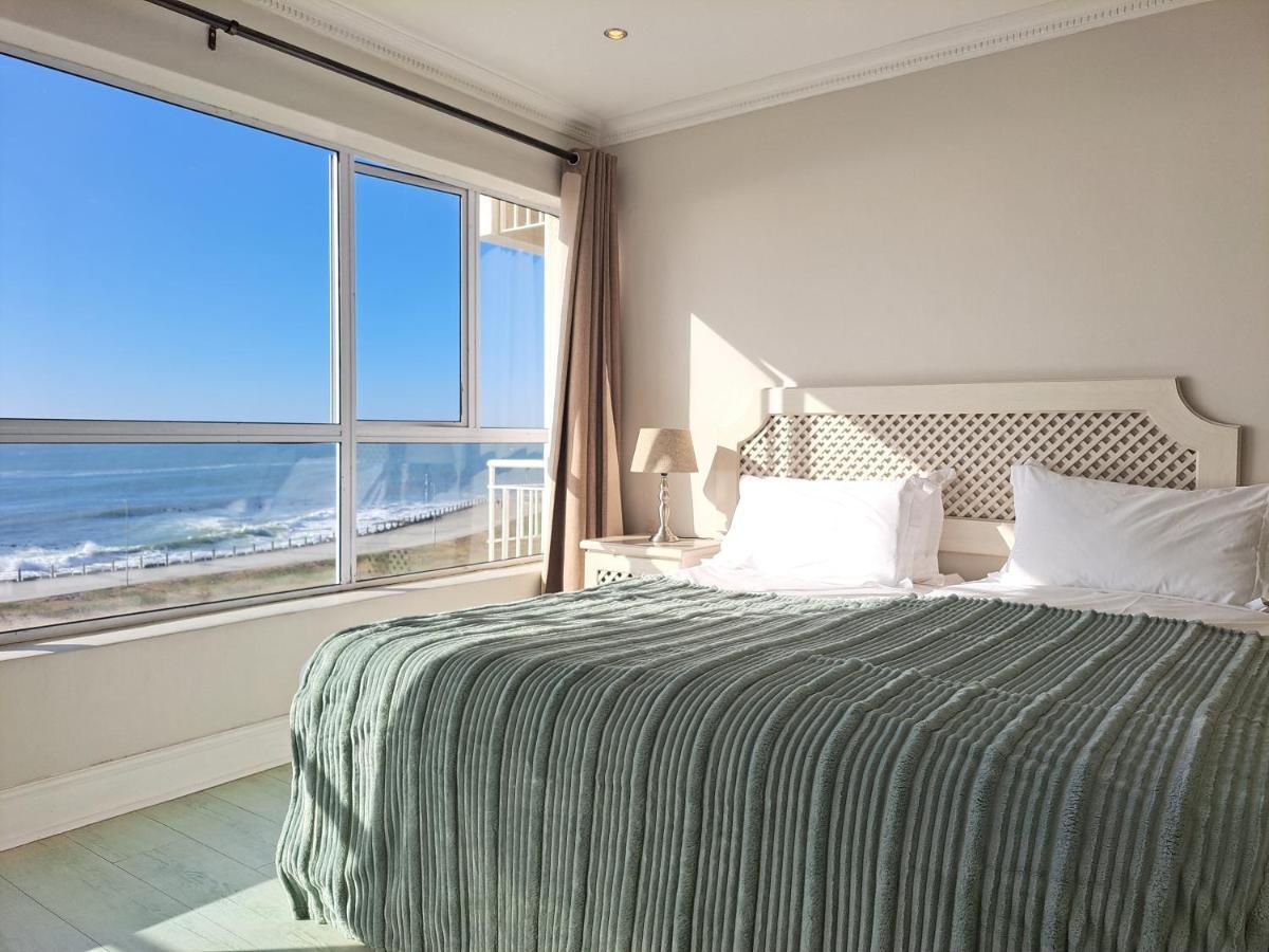 3 Bedroom Sea Facing Family Apartment Cape Town Moullie Point Extérieur photo