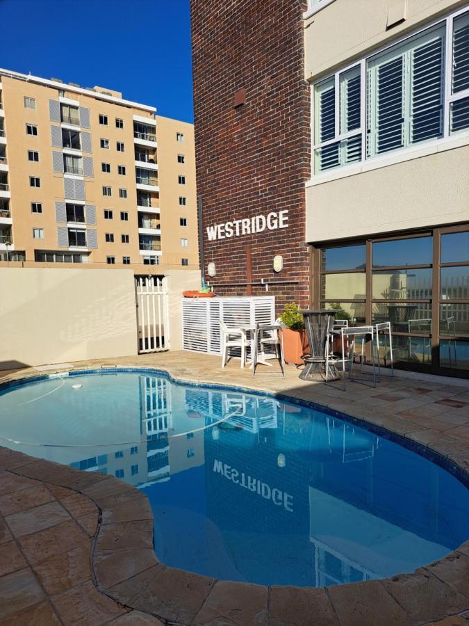 3 Bedroom Sea Facing Family Apartment Cape Town Moullie Point Extérieur photo