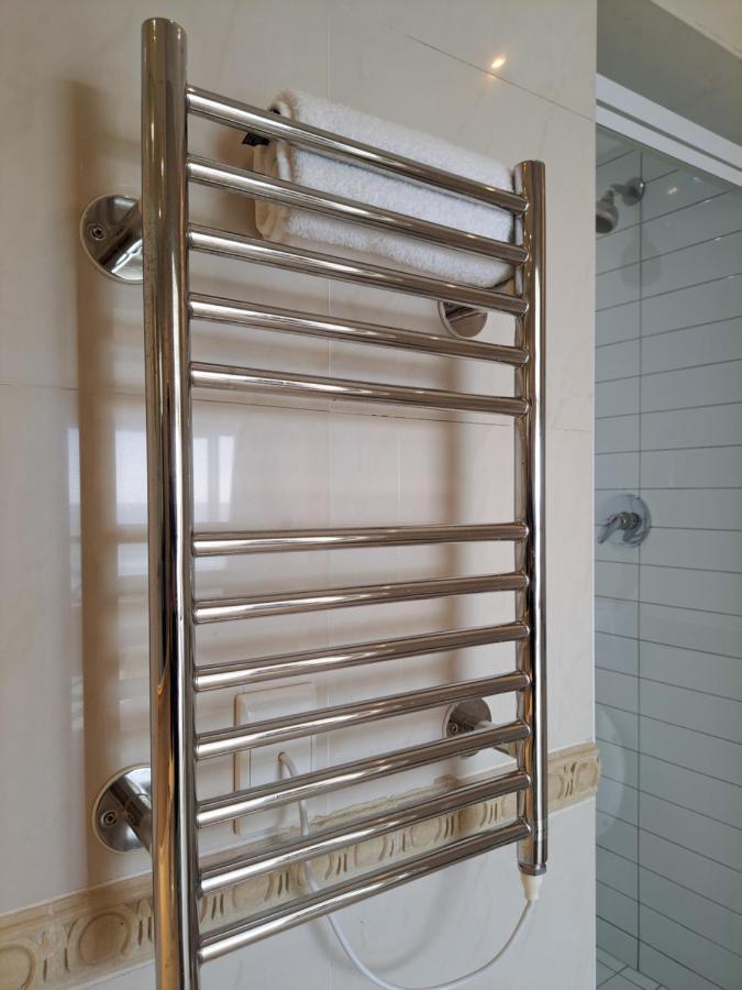3 Bedroom Sea Facing Family Apartment Cape Town Moullie Point Extérieur photo